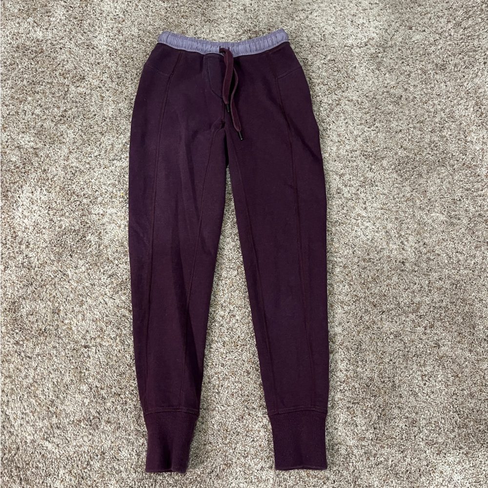 Lululemon purple happy yin year sweatpants size 2